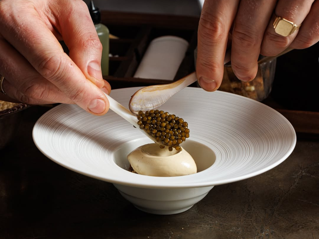 キャビアは「生きて」いる。